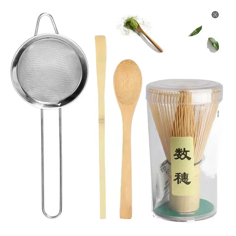 Sipra Matcha-Set: Sieb, Löffel, Schaufel und Bambusbesen freigestellt